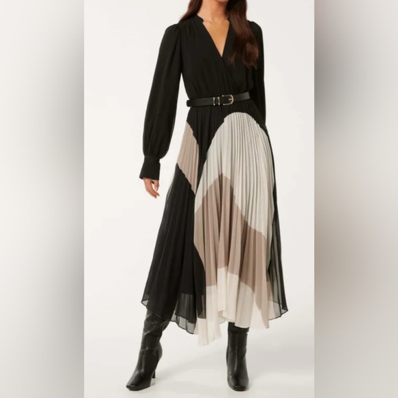 Ever New Pleated Black/Beige V-neckline with an Asymmetrical Hemline Dress s16 - Picture 3 of 12